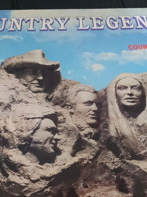 Country Legends vinyl record like new, 24 greats