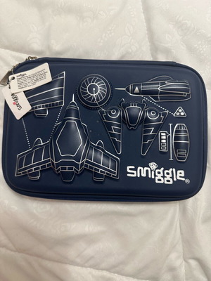 Smiggle pencil case like new with small external hole