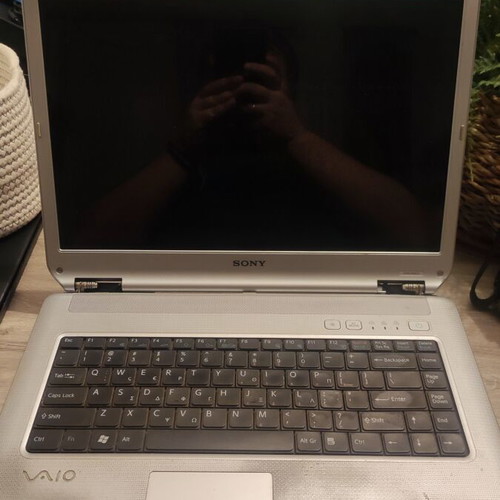 Sony Vgn Ns21z laptop used, missing disk and power supply
