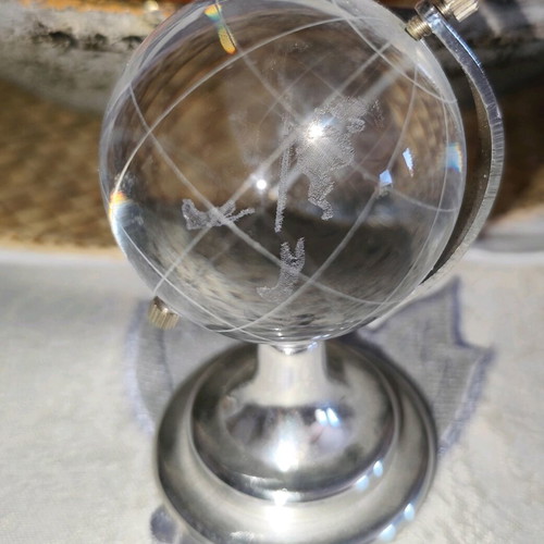 Johnie Walker globe like new