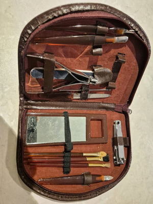 Classic manicure set in brown leather case like new