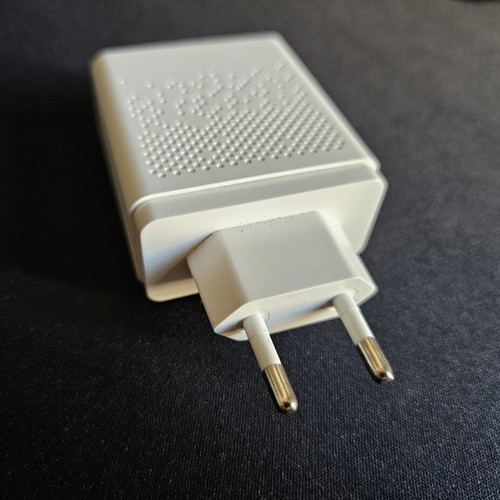 Charger with 5 charging ports