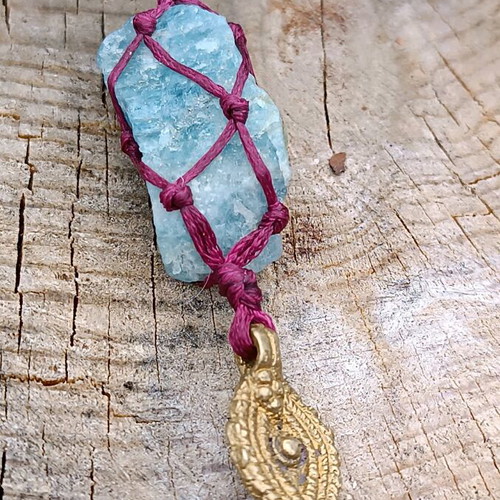 Macrame necklace with aquamarine new, handmade pendant