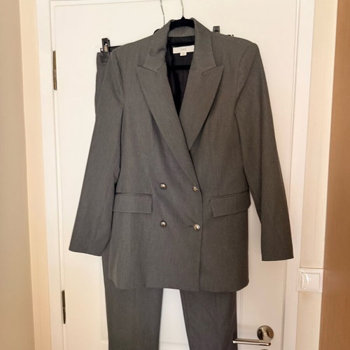 Zara suit set and belt new, gray, size large