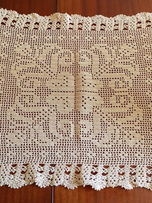 Handmade knitted beige pillow new, size 0.47x0.42