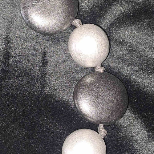 Necklace used in excellent condition