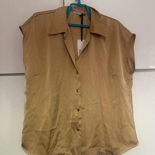 Desiree sleeveless shirt new, size L, satin gold color