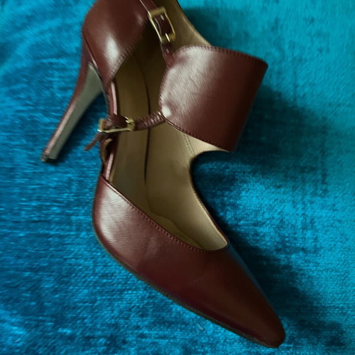 Mark Milan burgundy leather pumps used size 36