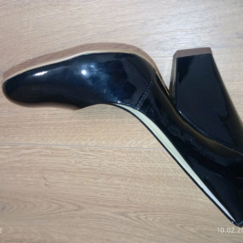 Ash patent leather heels new, size 39