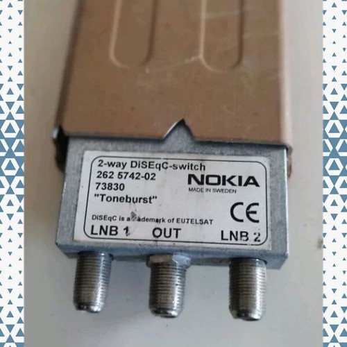 LNB used with two mounts and two DISEqC switches