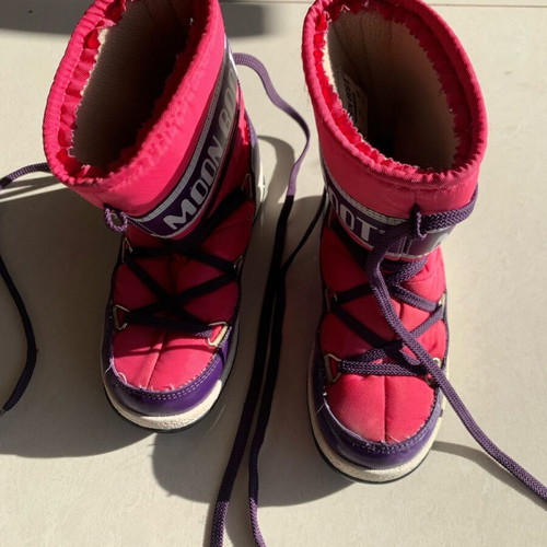 Moon boots kids used, size 29, waterproof and warm