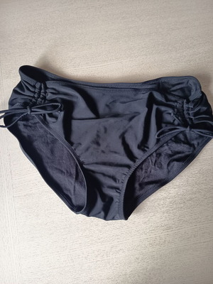 Mark and Spencer swimwear bottom size L like new