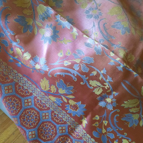 Brocade tablecloth like new, 2.20×1.90, reversible