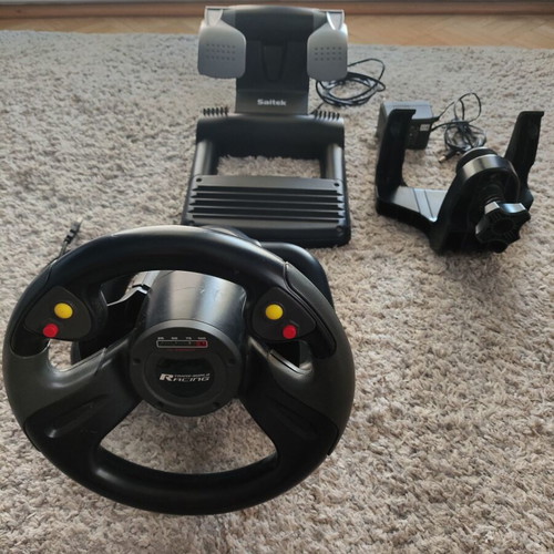 Saitek R440 steering wheel with pedals and mounting base