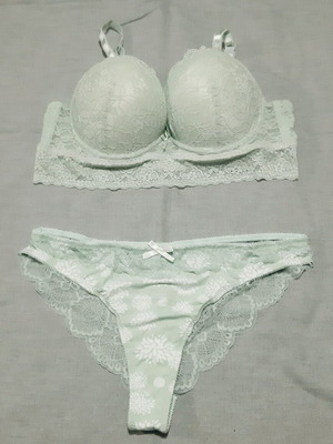 Lace lingerie set veraman 85/100C push up bra and large panties new
