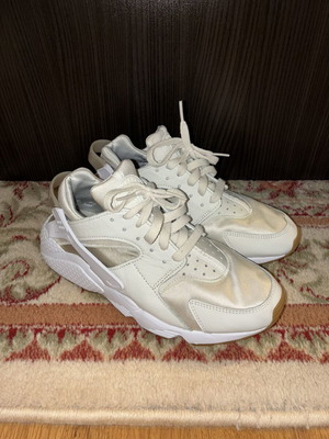 Nike Huarache sneakers size 41 like new, white