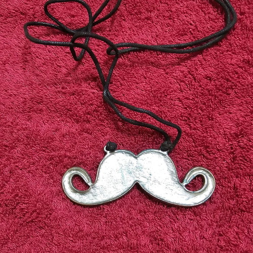 Vintage Union Jack Mustache Pendant necklace like new