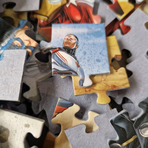 Puzzle Avengers like new, 160 pieces, suitable from 6 years