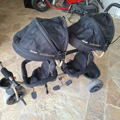 Chipolino tricycle for twins like new