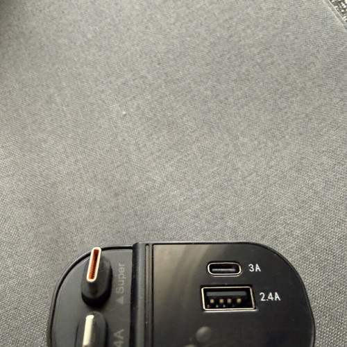 TREQA car charger like new