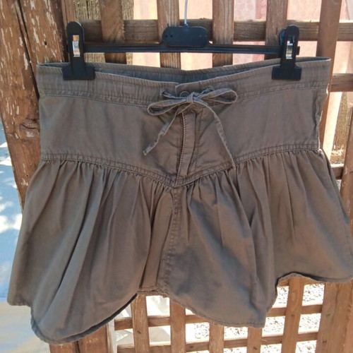 H&M skirt, size XS/34, green