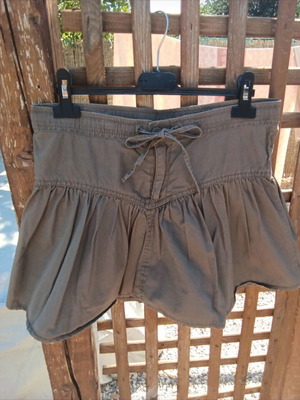 H&M skirt, size XS/34, green