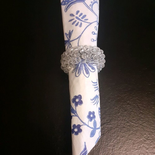 Napkin rings set of 6 like new with white beads