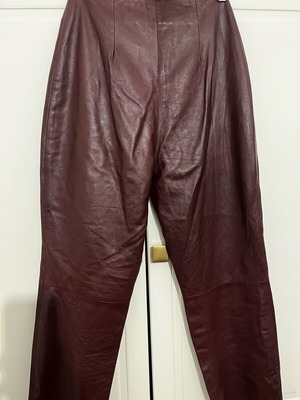 Leather pants Studio 83 like new, size M, burgundy