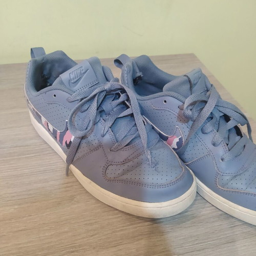 Nike athletic shoes used, gray, size 40