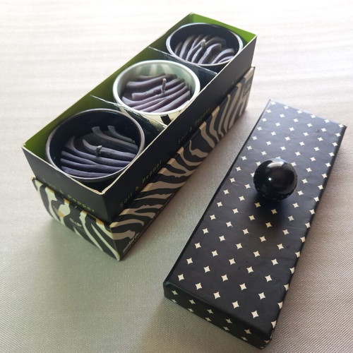 Scented candles in S&P case