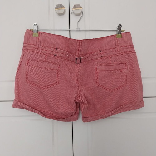 Sisco 19 shorts like new, size XL, red and pink