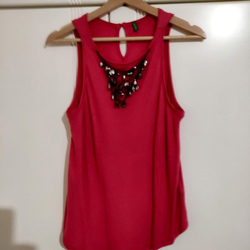 Benetton women's summer sleeveless top small with removable jewelry