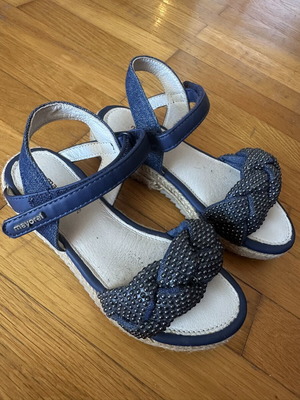Mayoral girls' sandals size 29 used