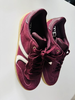 Stadivarius sneakers new, burgundy, size 38