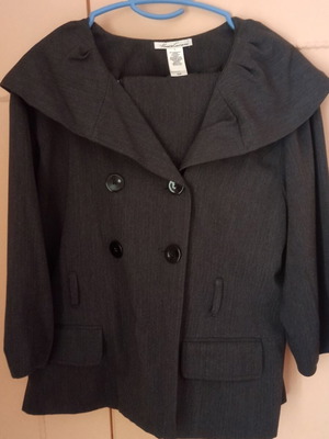 Kenneth Cole jacket and skirt like new, gray, sizes 12 and 10