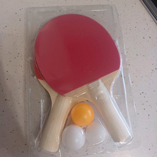 Ping pong set new with paddles, balls and net