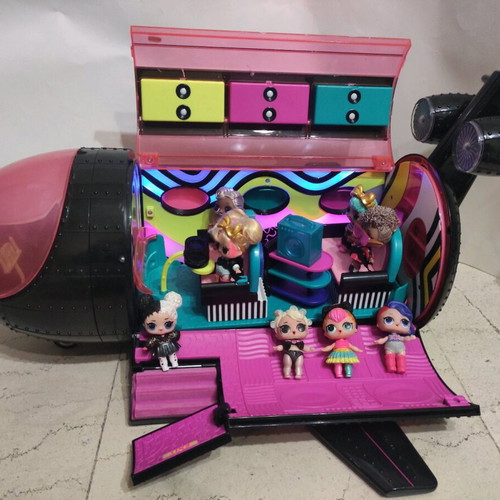 Lol Surprise Remix 4-in-1 Airplane with 8 dolls like new