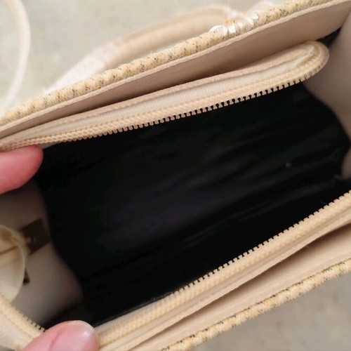 Shoulder bag with daisies like new