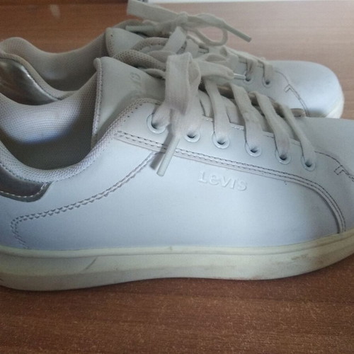 Levi's women's sneakers size 36 used, white