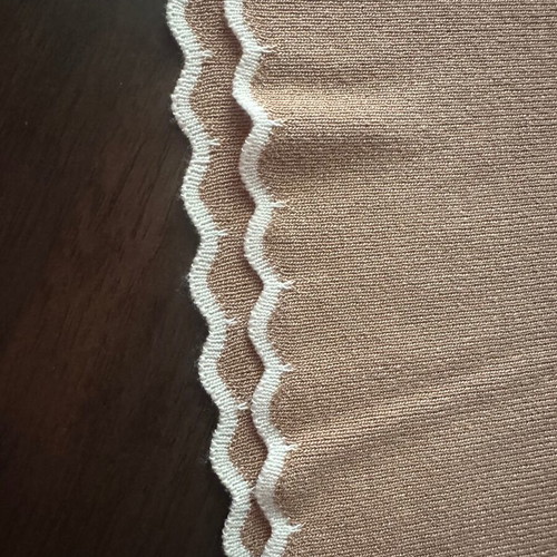 Beige knitted women's blouse L with white embroidered flowers and pearl