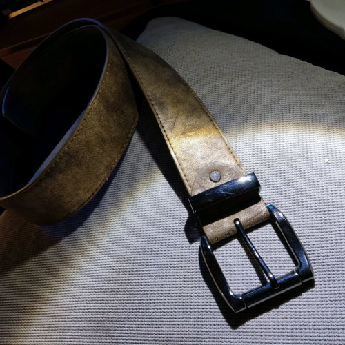 Belt women's like new bronze color, size 110