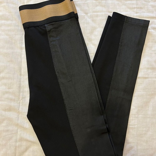 Lynne black leggings pants like new, fitted