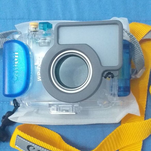 Waterproof case for Canon camera like new