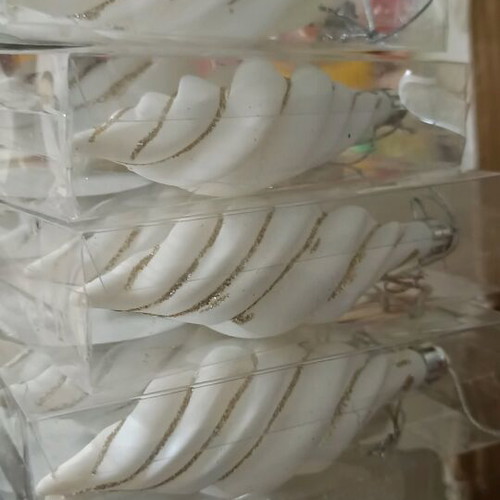 White Christmas tree ornaments new, set of 212 pieces