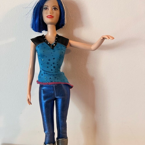 Barbie Rock’n Royals Erika used with blue casual outfit
