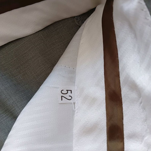 Dunhill gray suit like new, size 52, silk with cool wool