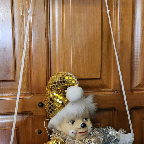 Porcelain hanging harlequin like new, silver gold with sequins