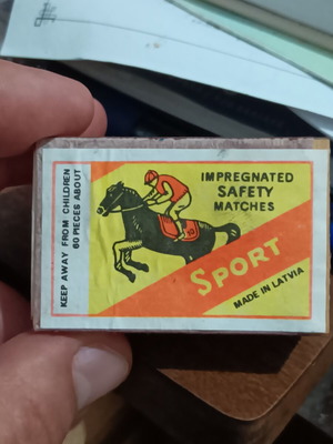 Vintage matchbox, ideal for collectors
