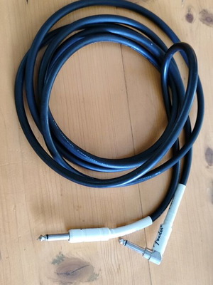 Fender electric instrument cable used, non-functional