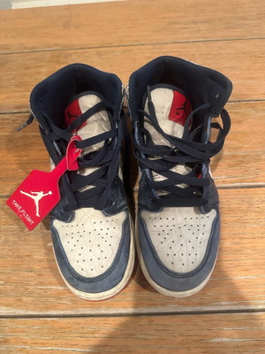 Jordan 1  MID SE